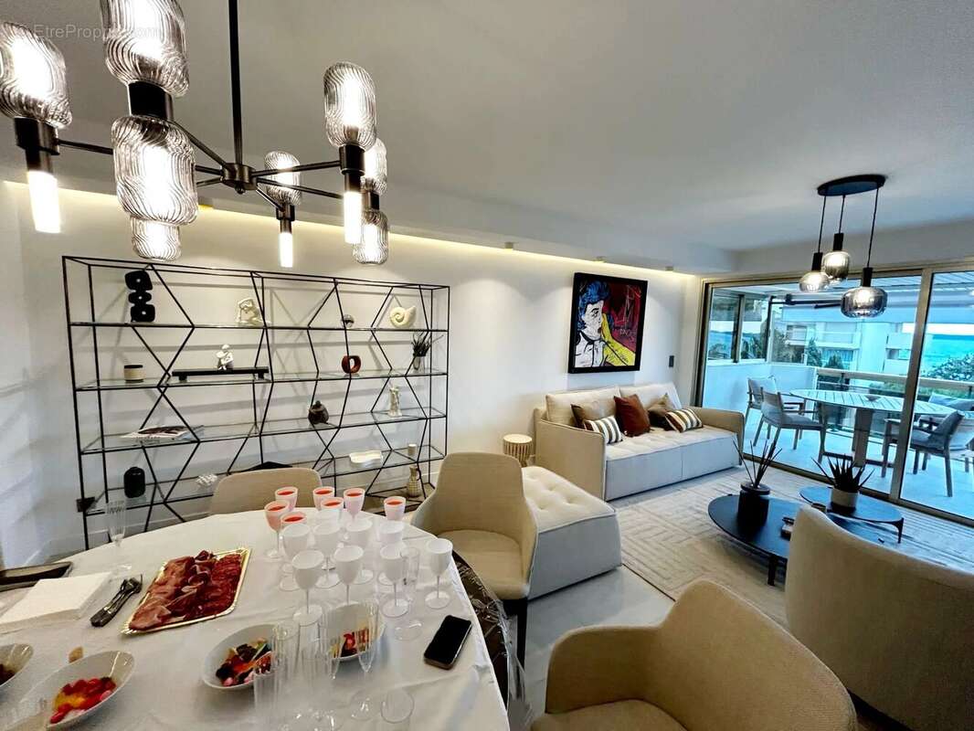A vendre à Cannes Résidence de Standing - Vue Mer - Magnifique  4 pièces de 100 m² - photo 4