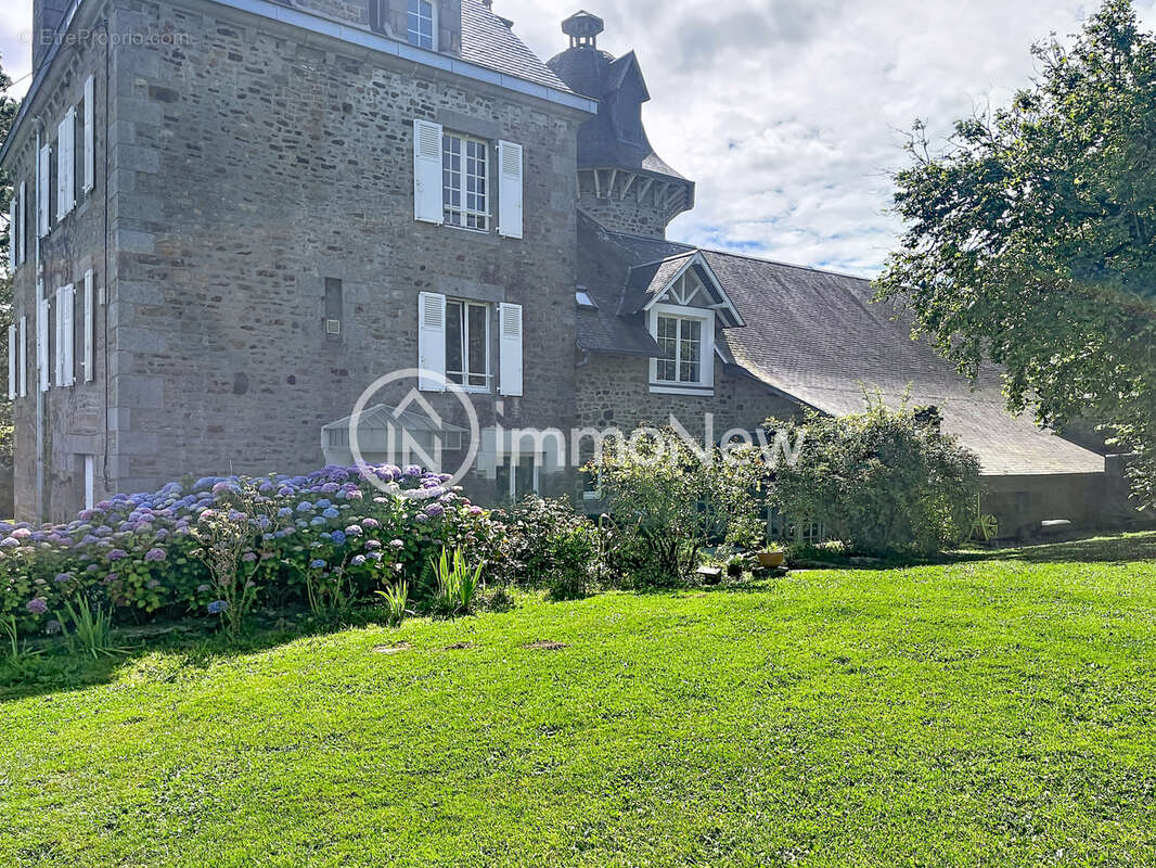 Un ancien manoir des années 1858 avec un terrain de plus de 6000m2 - photo 29