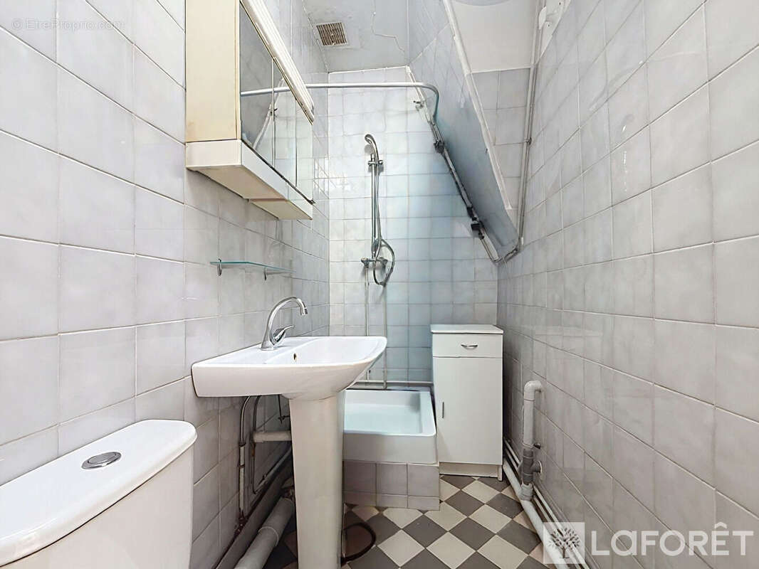 Appartement à PARIS-1E