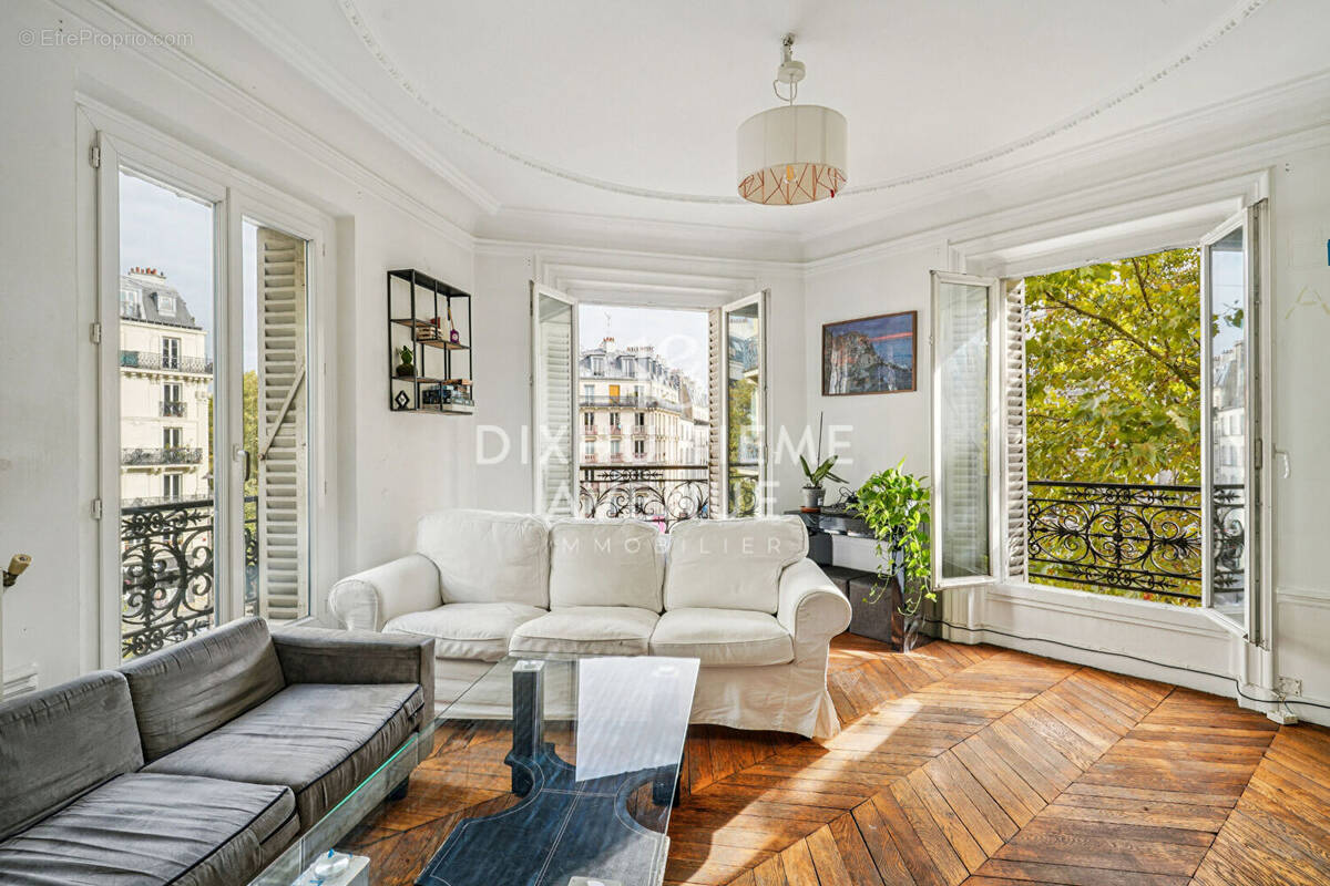 Appartement à PARIS-18E