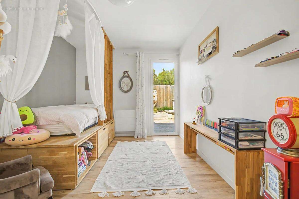 Superbe bastide de 217 m² avec piscine à Grambois - photo 8