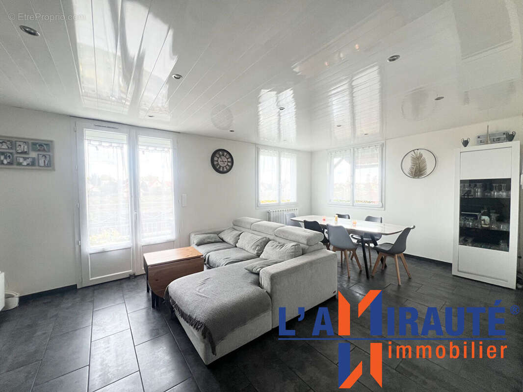 Maison à SARTROUVILLE