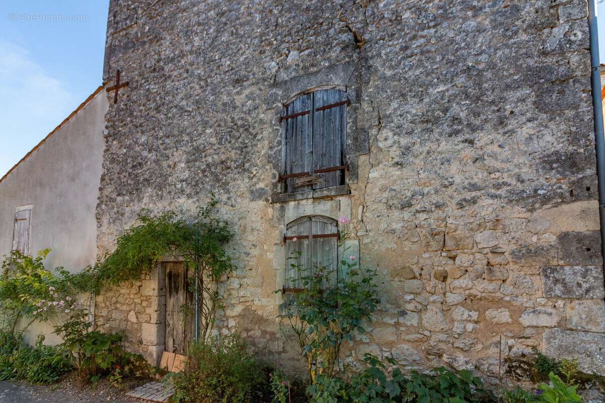 Maison à BOURG-CHARENTE