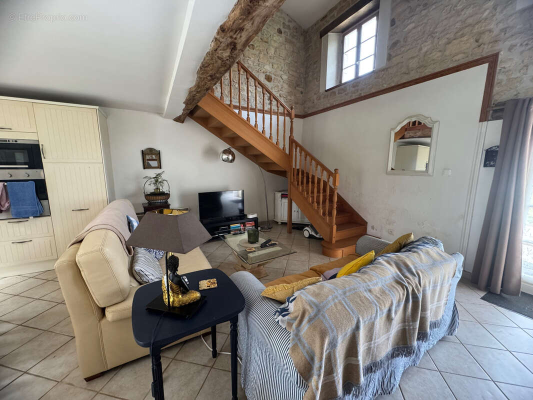 Maison à SAINT-SIGISMOND-DE-CLERMONT