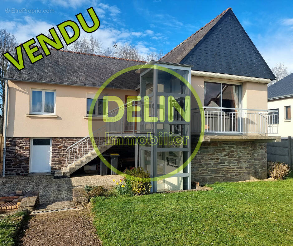 Maison à SAINT-ERBLON