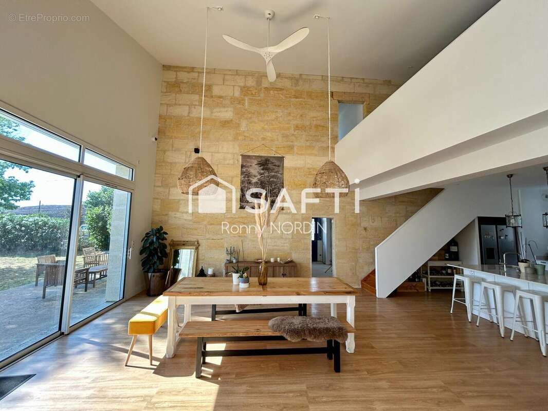 Maison 180 m² à Saint-Emilion  - photo 6