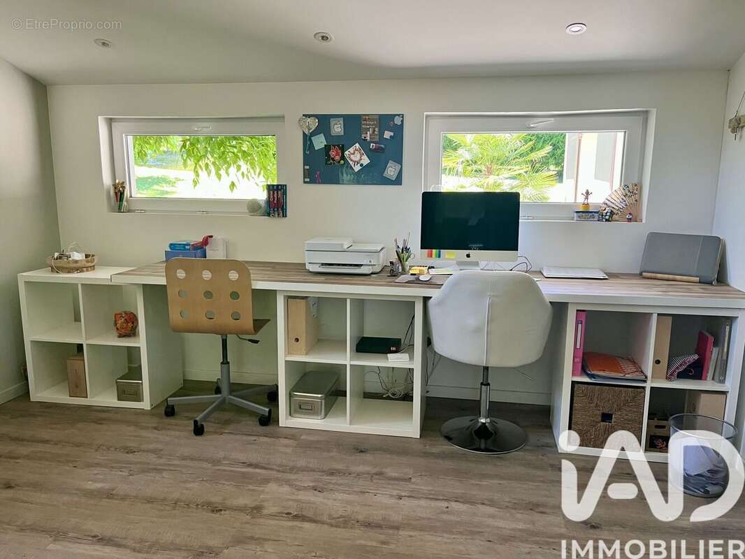 Maison 139 m² à Budos  - photo 8