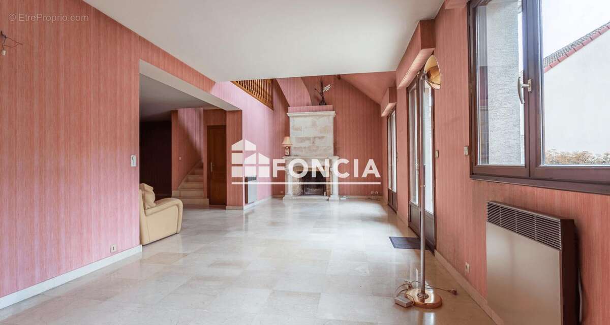 Maison à L'HAY-LES-ROSES