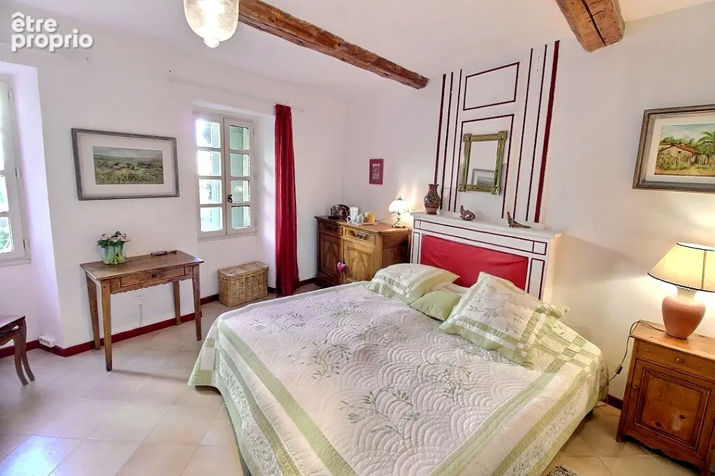 Maison de charme de 230 m2 avec extérieurs au coeur du Barroux - photo 9