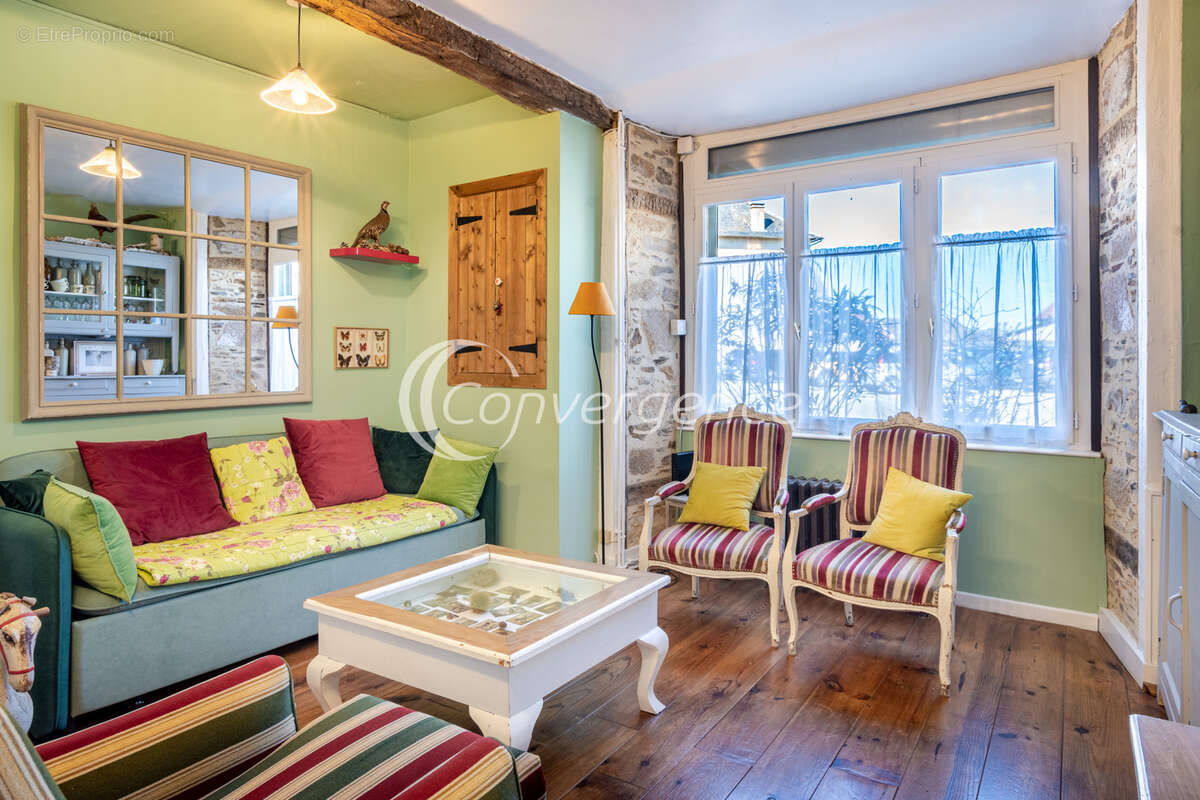 Maison à SAINT-GERMAIN-LES-BELLES