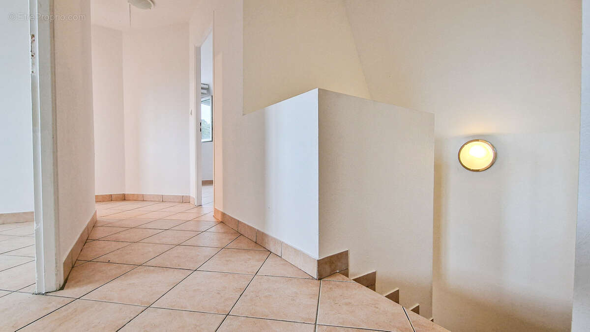 Maison à SARTROUVILLE