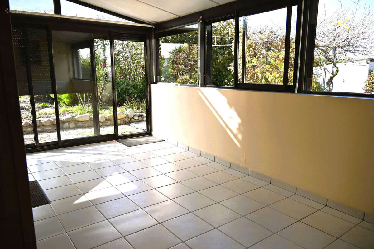 Maison à CURDIN