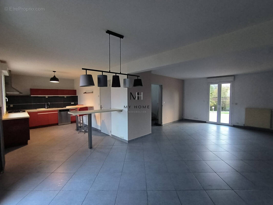 Séjour salon - Maison à ALENCON