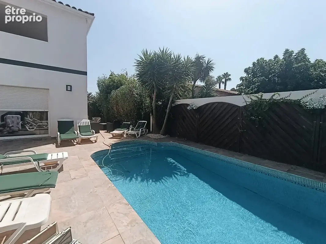 Maison 185 m² à Le Grau-Du-Roi  - photo 2