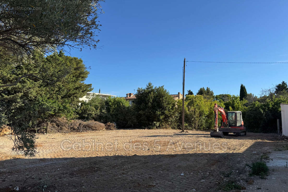 Terrain à MARSEILLE-12E