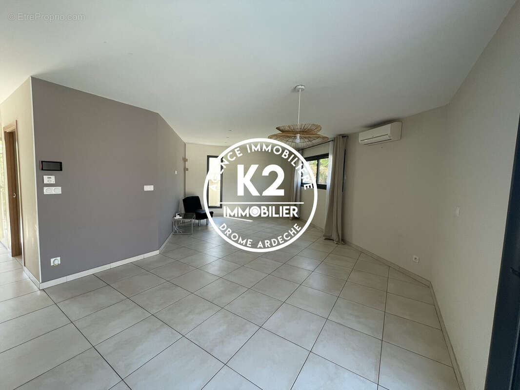 Maison 145 m² à Montelimar  - photo 4