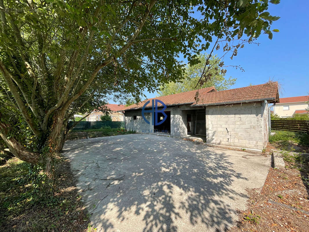 Maison à LES ABRETS