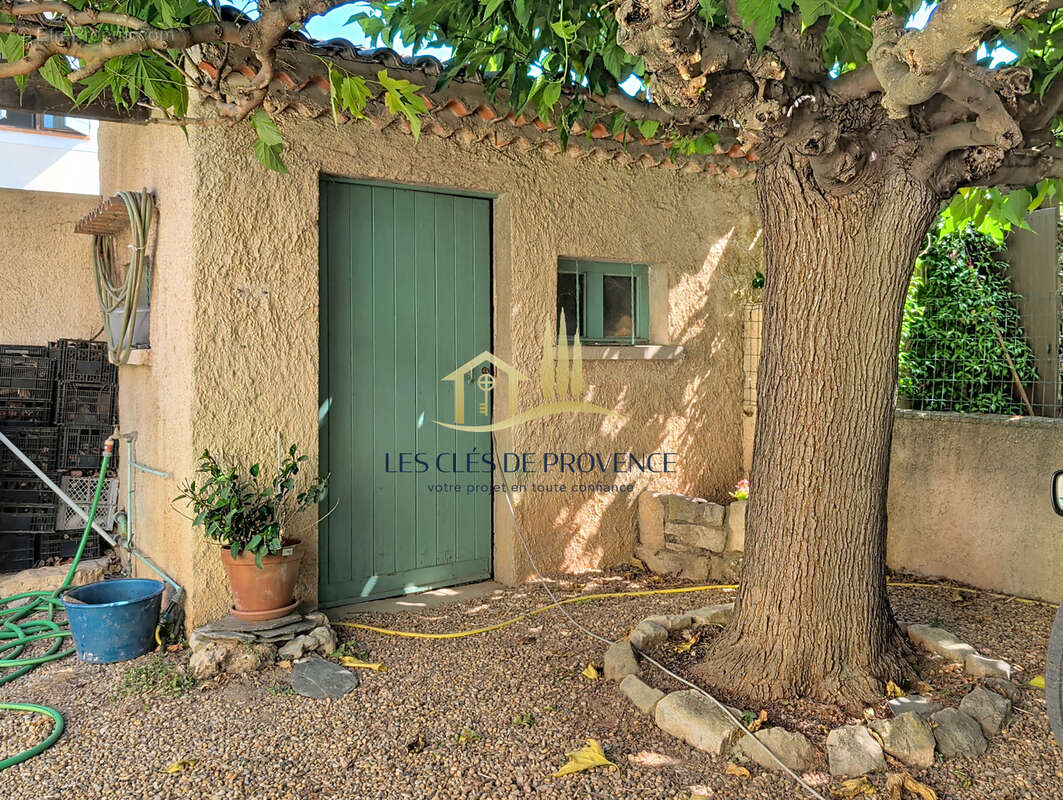 Villa de caractere au coeur de rognac - photo 16