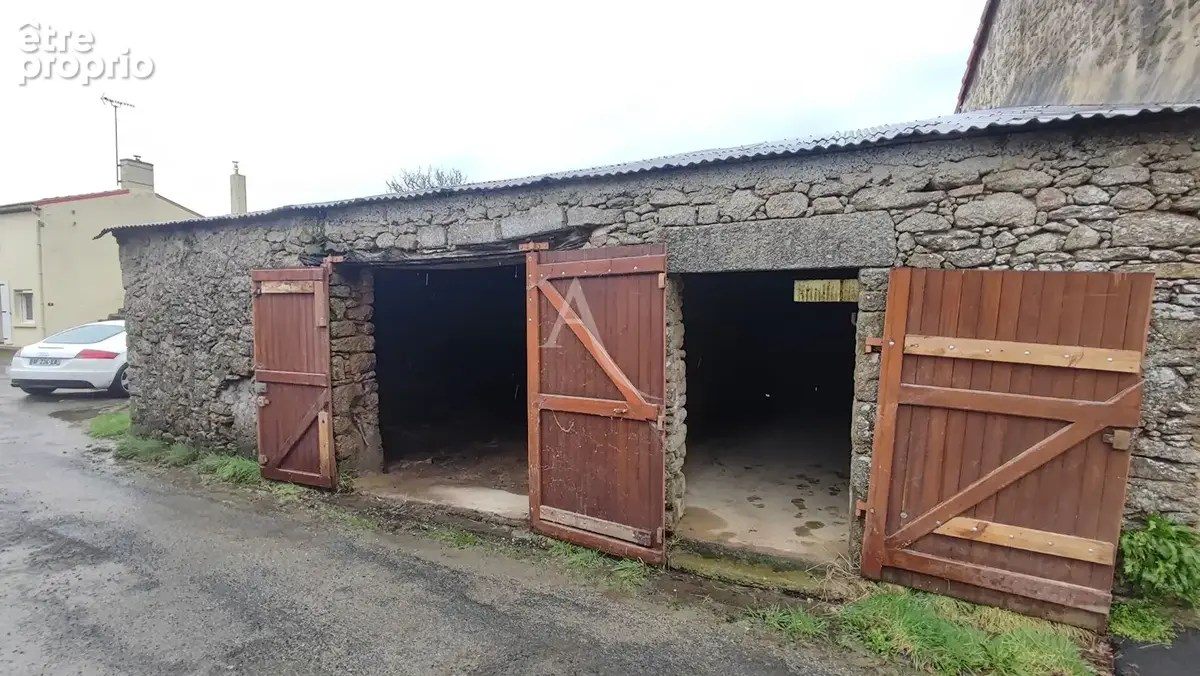 Photo Parking à La Genetouze au prix de 25 000€