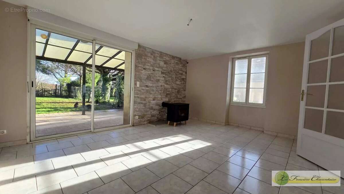 Maison à FOUQUEURE