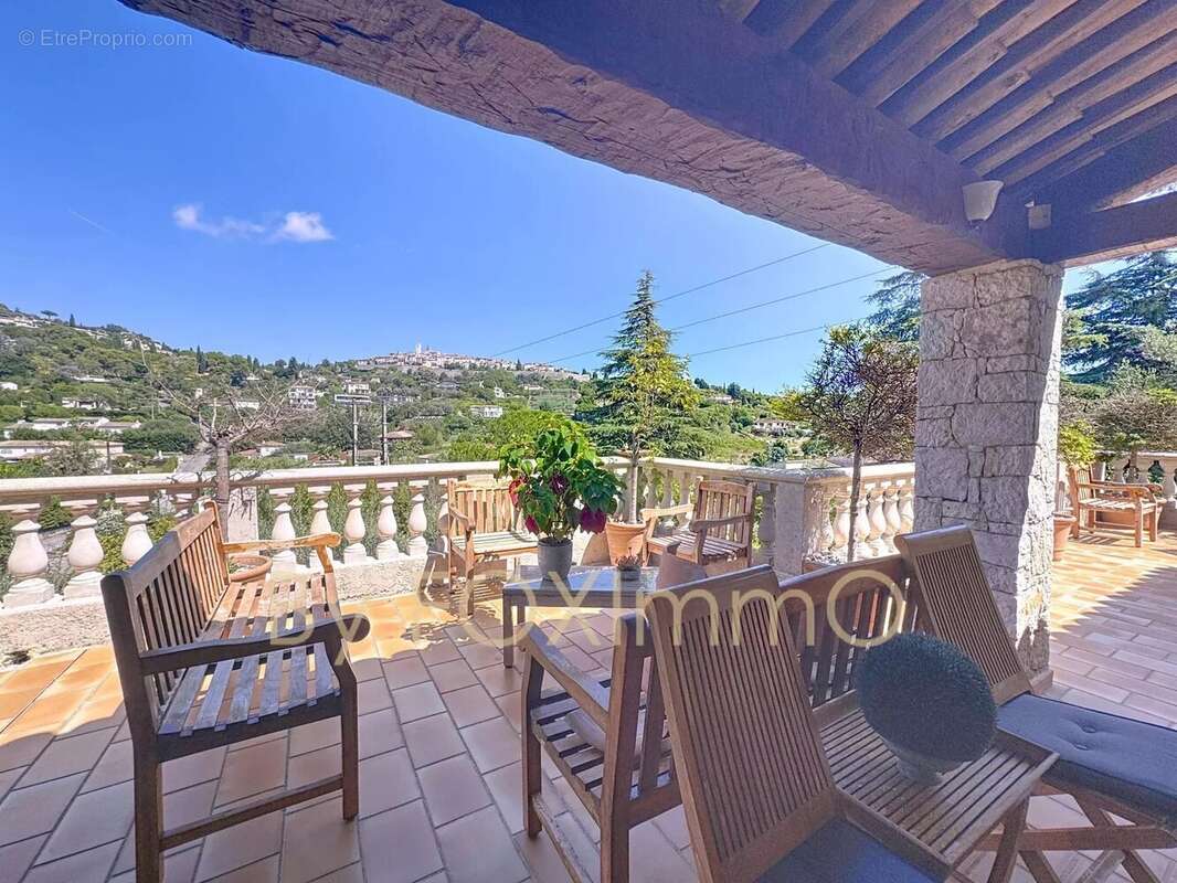 Villa de caractere vue panoramique sur Saint-Paul-de-Vence – 370 m² , piscine, terrain 2000m2, calme - photo 17