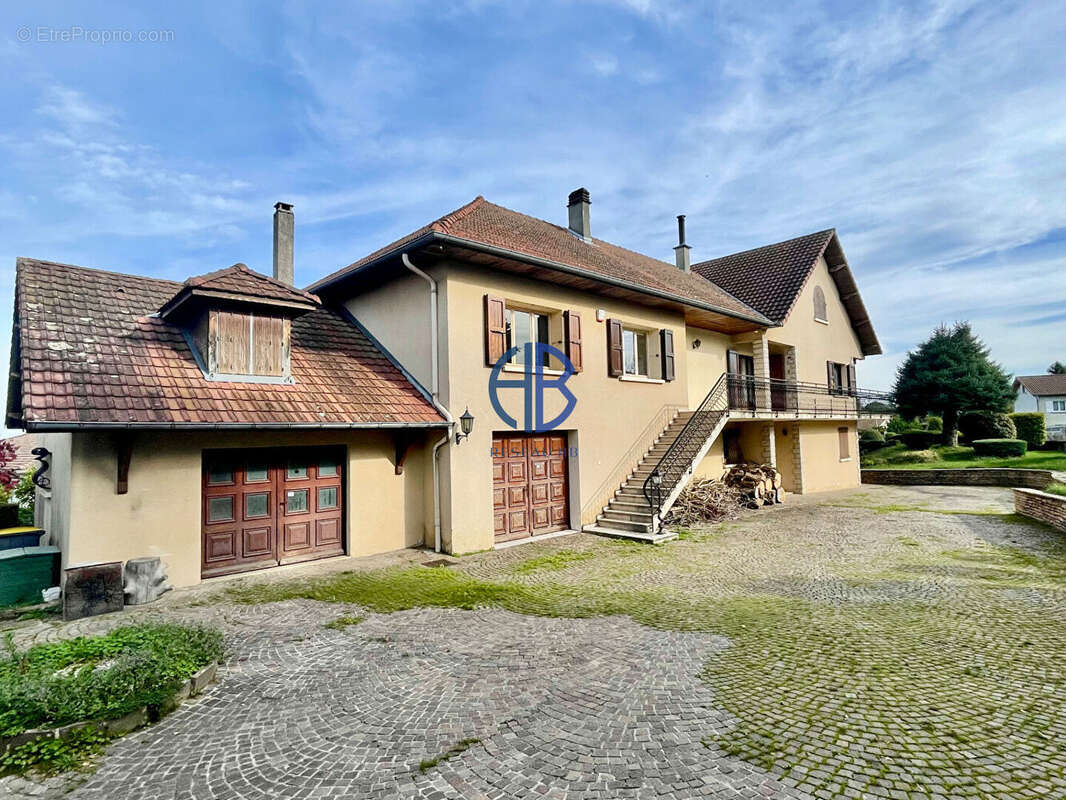 Maison à DOLOMIEU