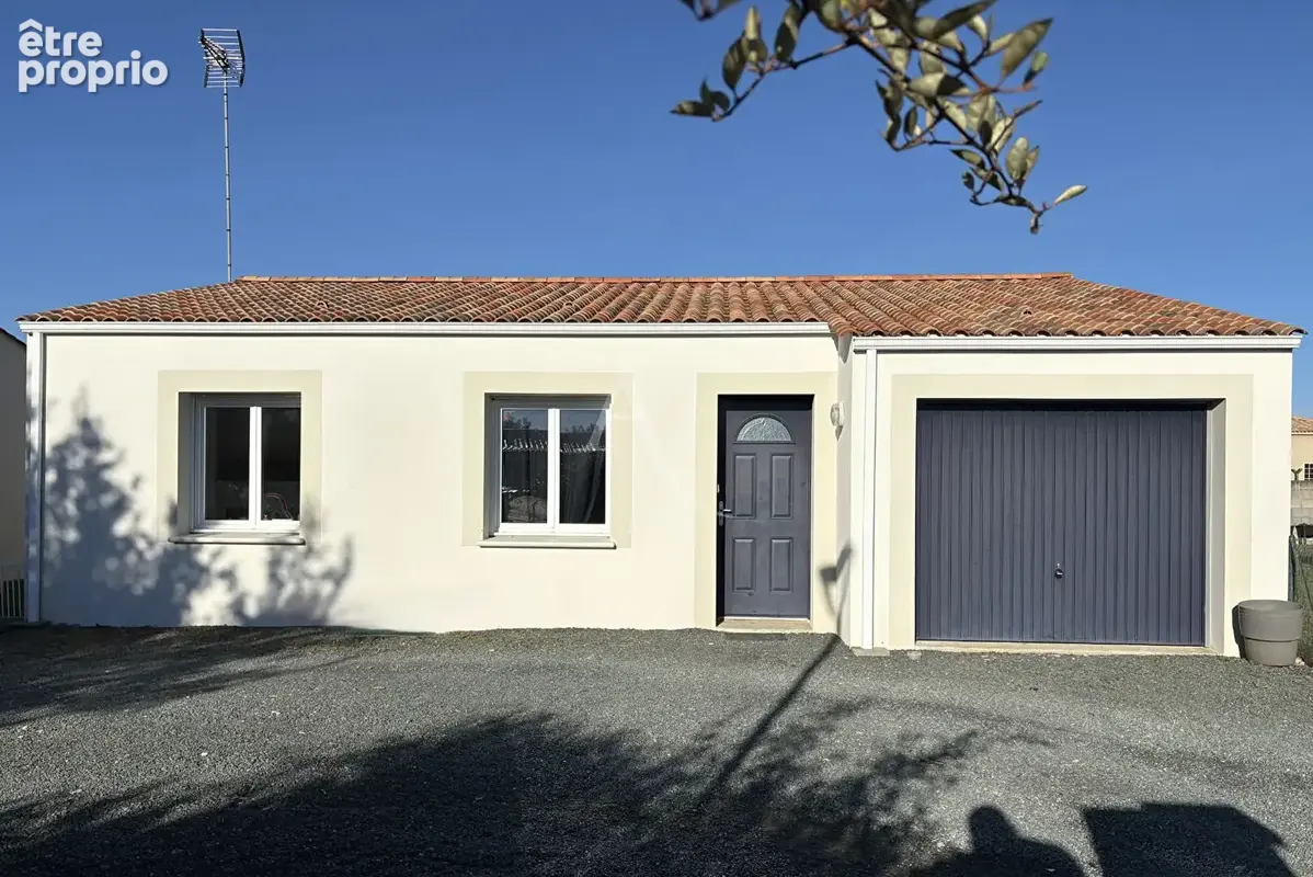 Maison 3 pièces - 2 chambres - NALLIERS - photo 1