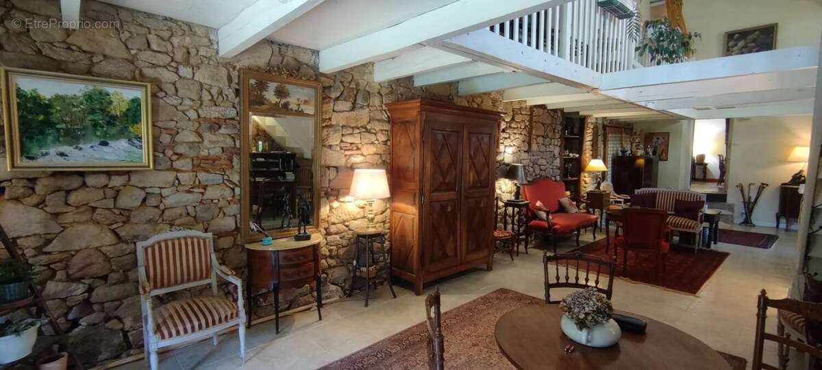 Maison à COGNAC-LA-FORET