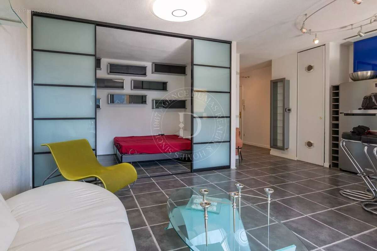 Appartement à EZE