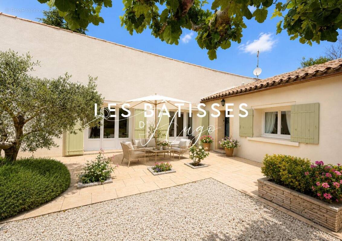 Maison à FONTVIEILLE
