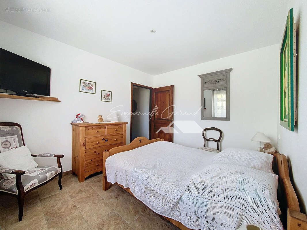 Maison à SAINT-JEAN-DU-BRUEL