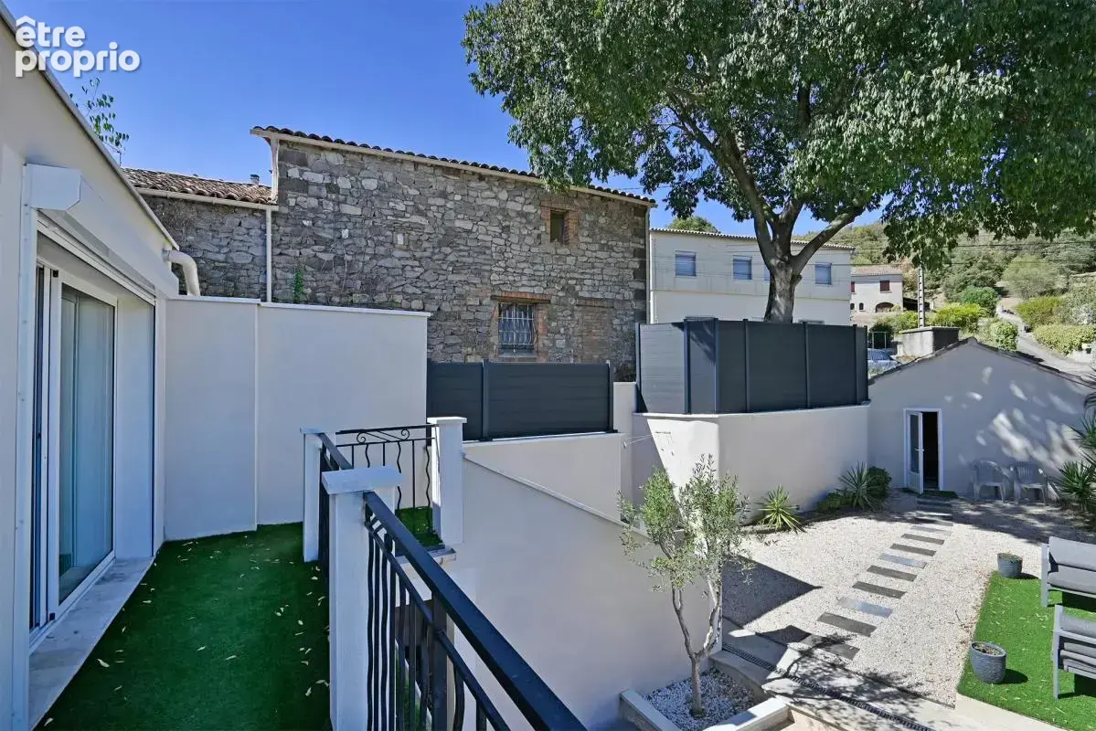 Maison à SAINT-JULIEN-LES-ROSIERS