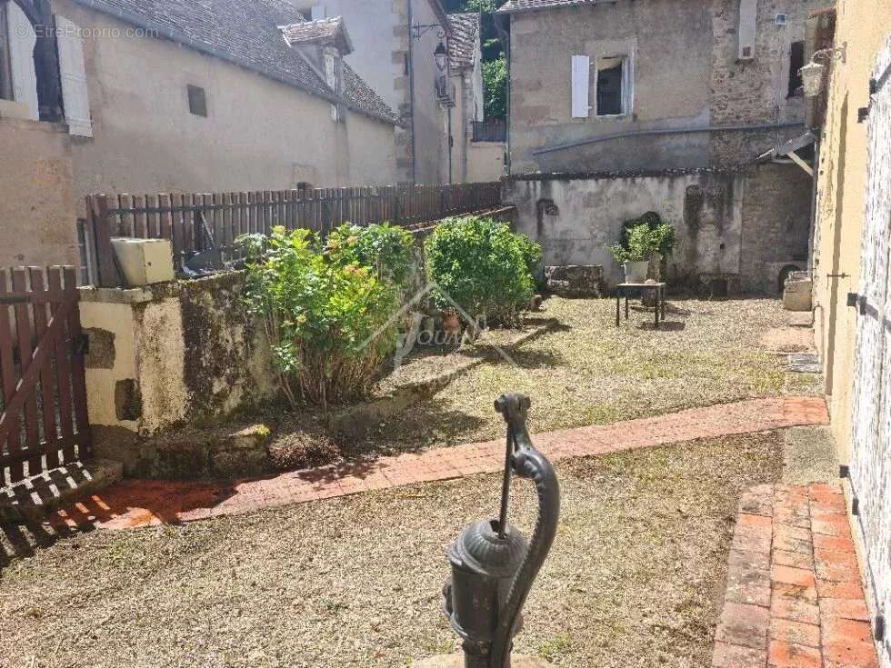 Maison à BOURBON-L'ARCHAMBAULT