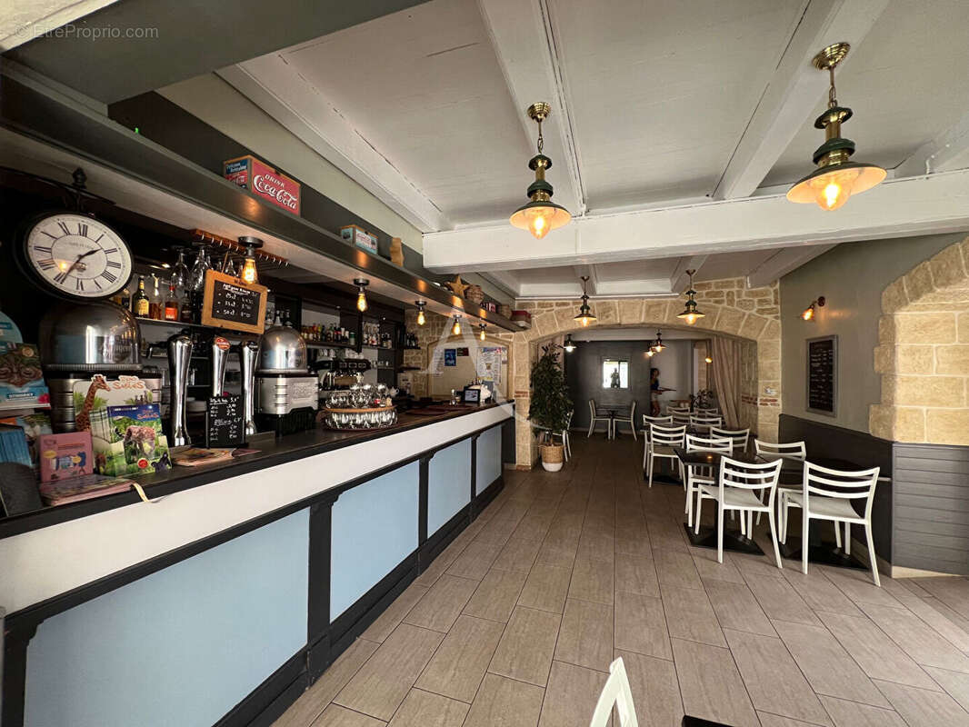 Commerce à LONGEVILLE-SUR-MER