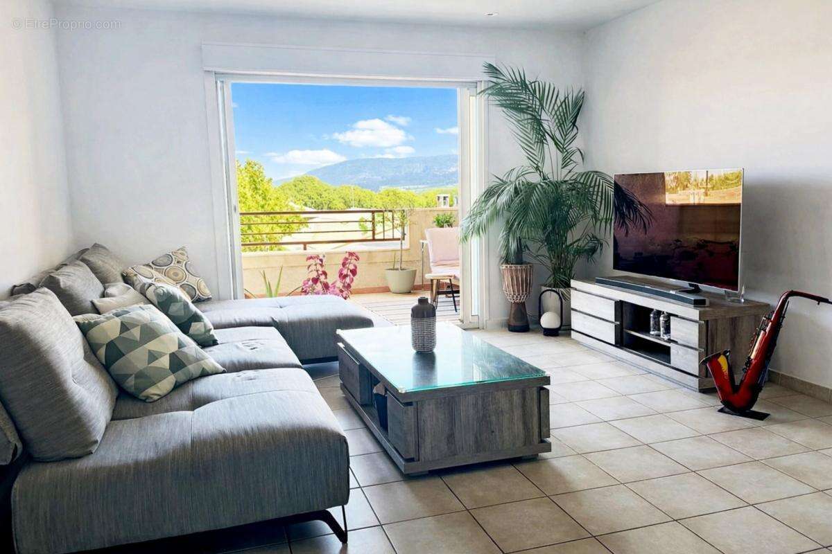 CAVAILLON (84)  beau T3 de 61 m² avec terrasse couverte + stationnement privatif en petite résidence fermée - photo 3