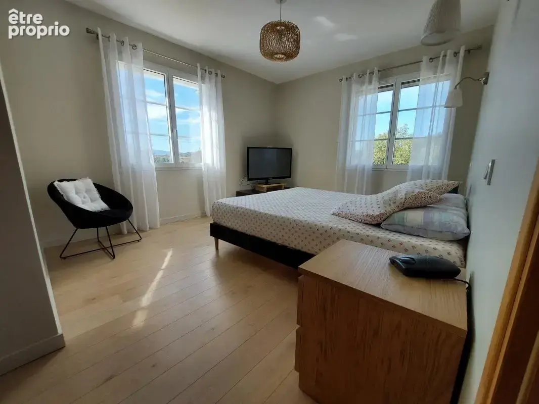 Maison 5 pièces 140 m² à vendre à Genilac (42800) - photo 16