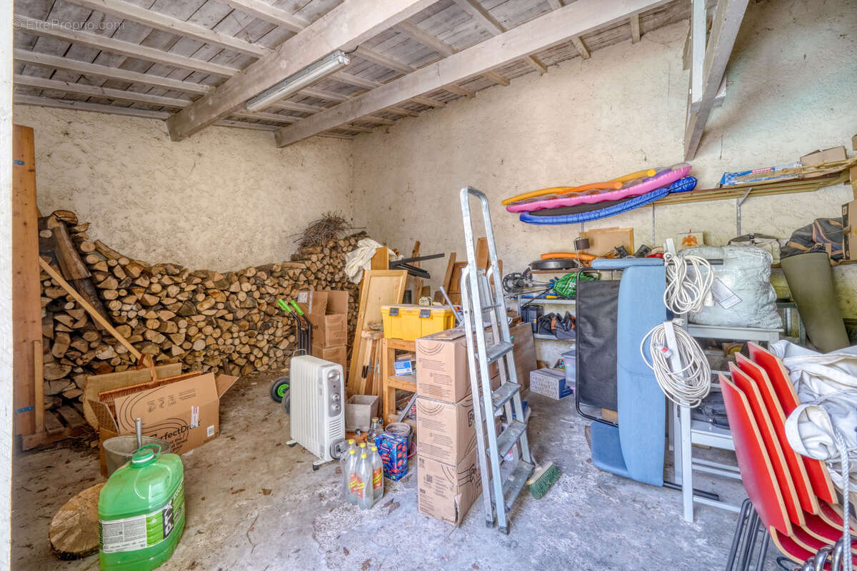 Maison en R+1 8 pièces de 202m2 habitables avec atelier et piscine le tout sur parcelle de 1509m2 - photo 19