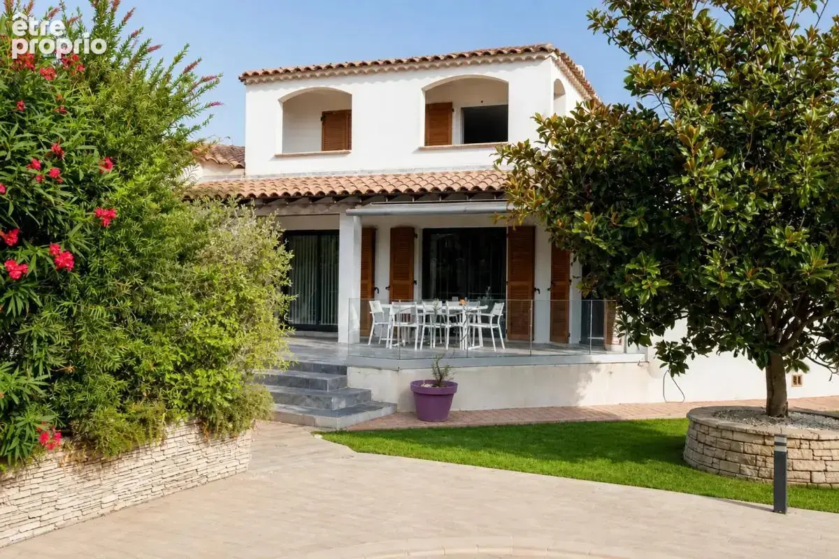 Maison de 7 pièces de 186 m² avec piscine à Saint-Victoret - photo 16
