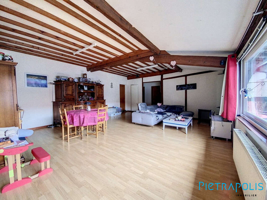Maison 205 m² à Tarare  - photo 6