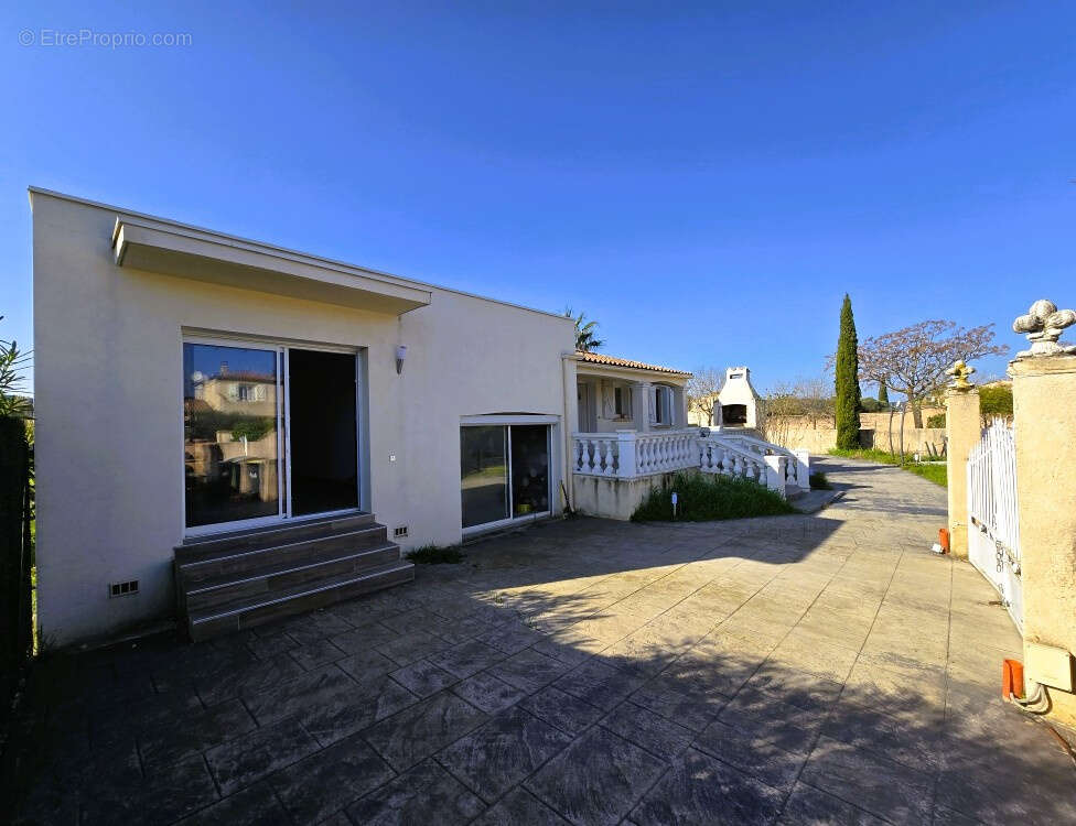 Maison à CLARENSAC
