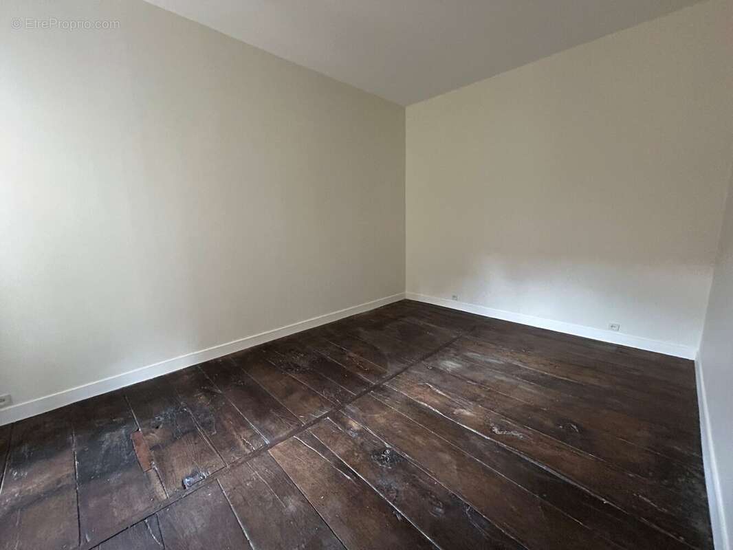Appartement à SAINT-LEONARD-DE-NOBLAT
