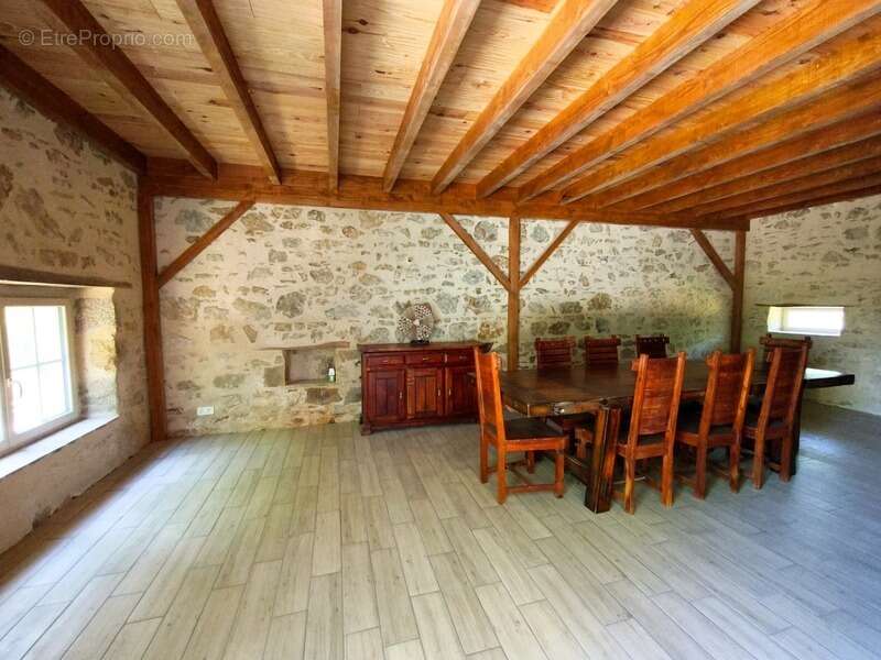 Maison à vendre 9 pièces 282 m² salon, séjour, 4 chambres, jardin, garage. 20min Montluçon (03) 3h30 Paris - photo 4