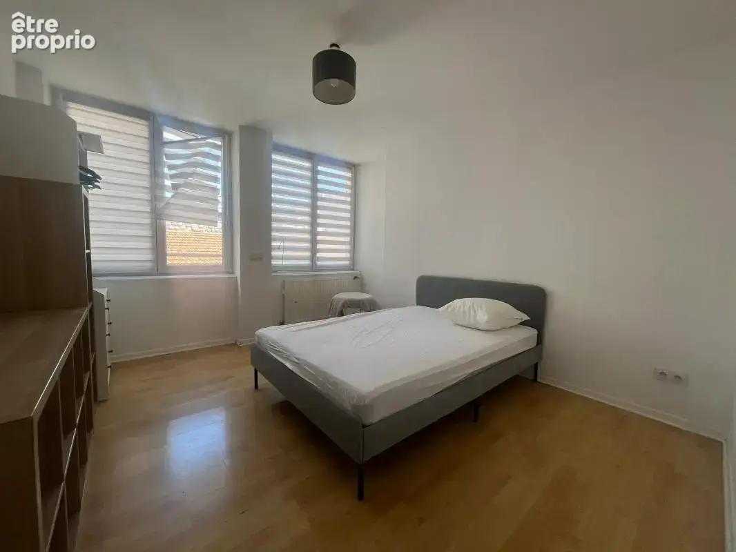 Appartement de 4 pièces de 107 m² à Saint-Étienne - photo 8