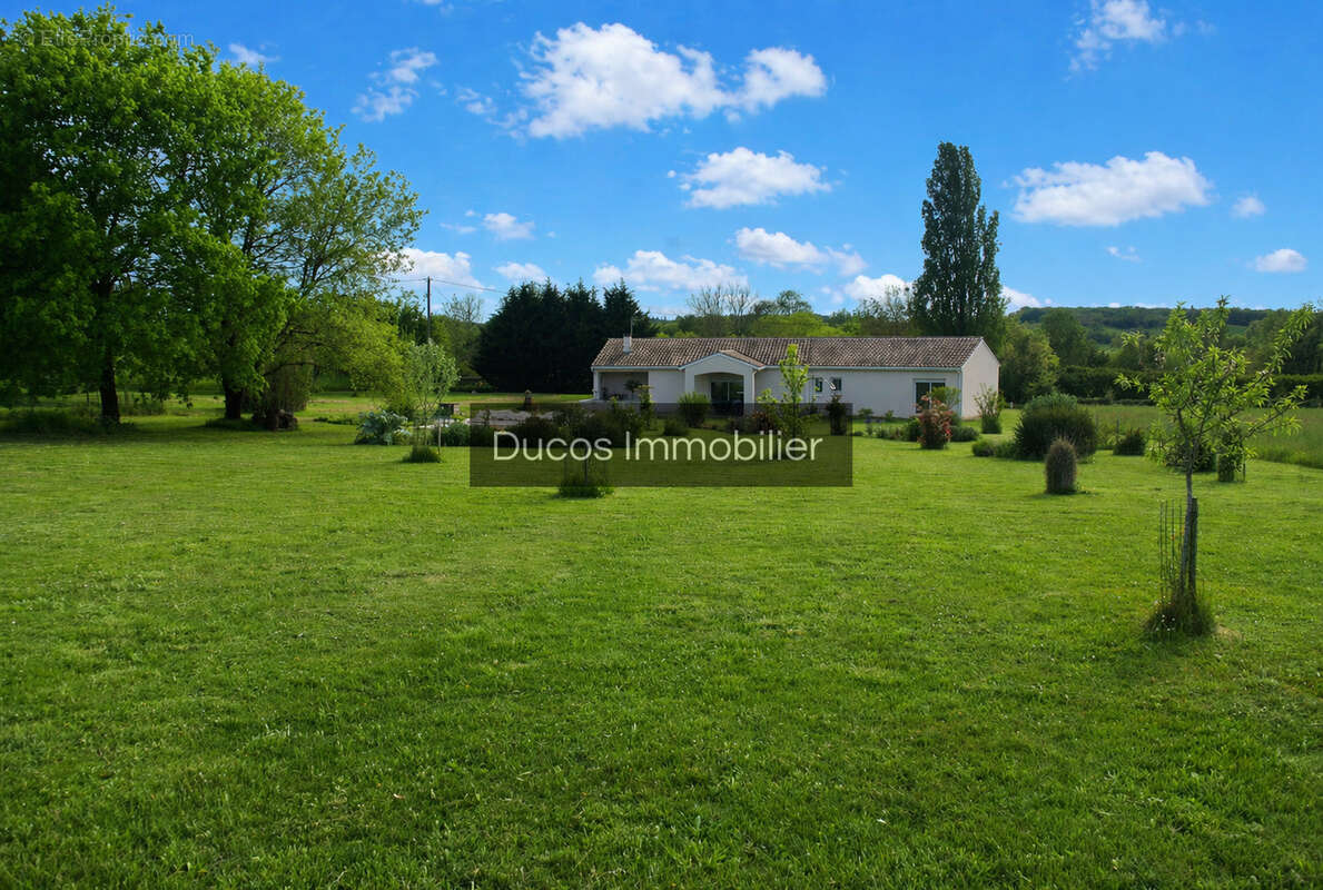 Maison à ARMILLAC