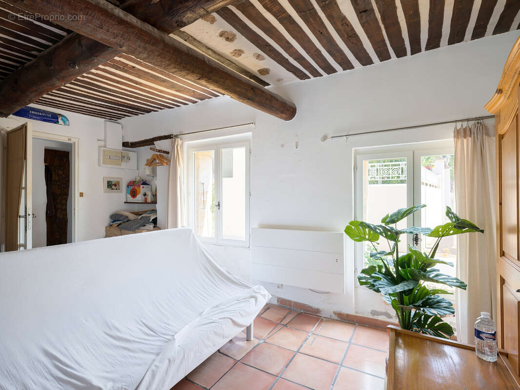 Maison à MEYRARGUES
