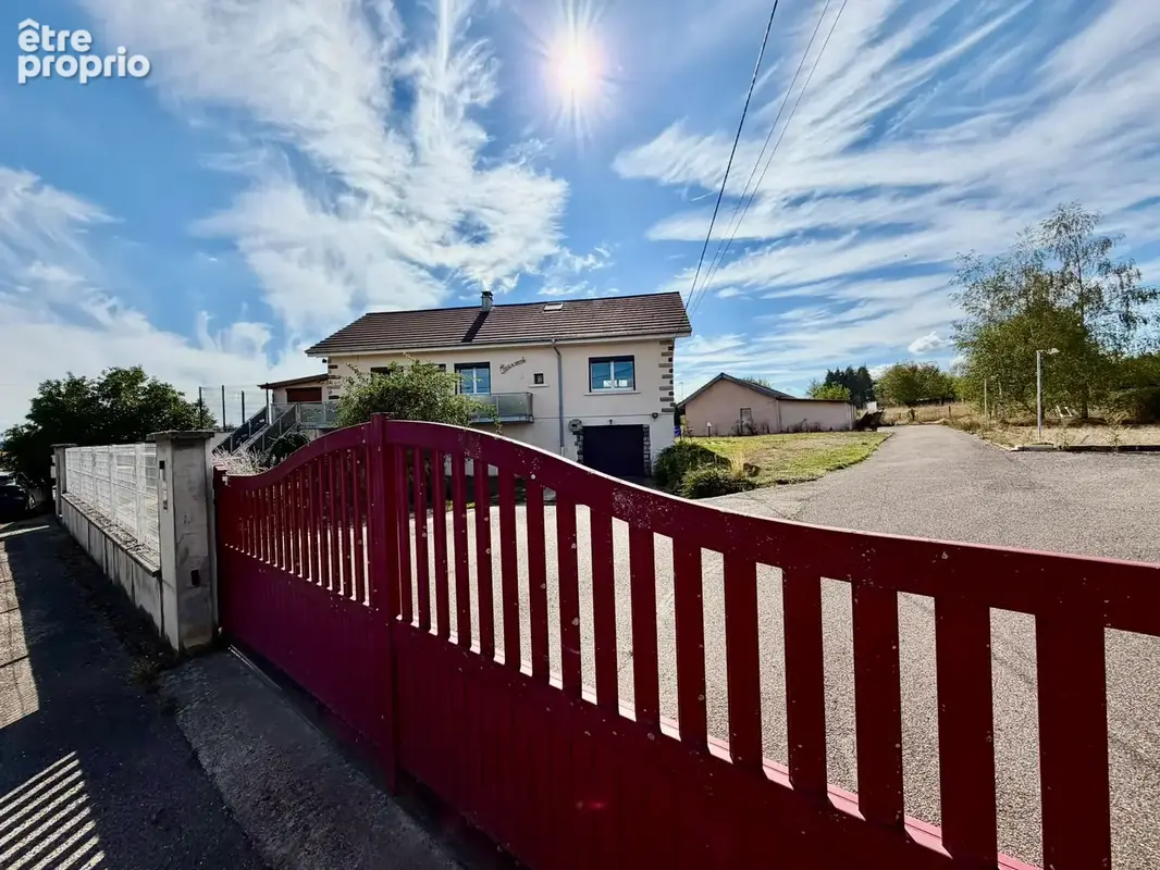 Vente propriété, pavillon +  bâtiment de 700 m2 env sur terrain de 2,12 ha LURE - photo 35