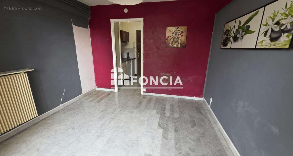 Carnon cote port studio de 18 m2 hab plus loggia a renover appart vendu vide - photo 2