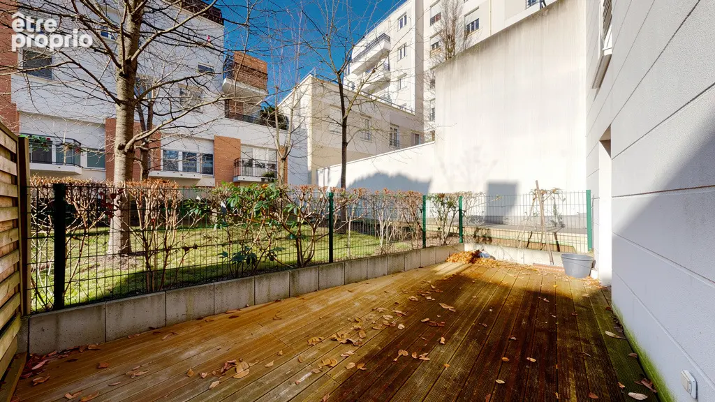 Proche place de la boule - trois pieces - deux terrasses - photo 3
