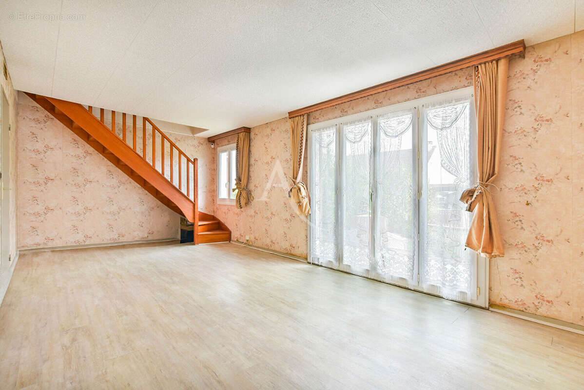 Maison à BRIE-COMTE-ROBERT