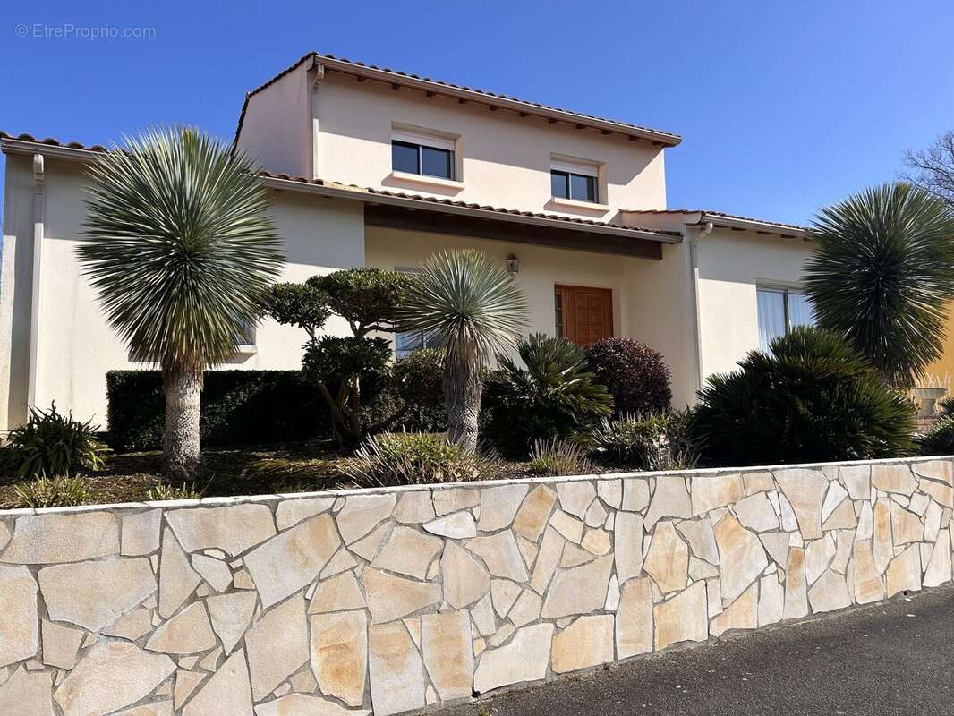 Façade avant - Maison à LA ROCHE-SUR-YON